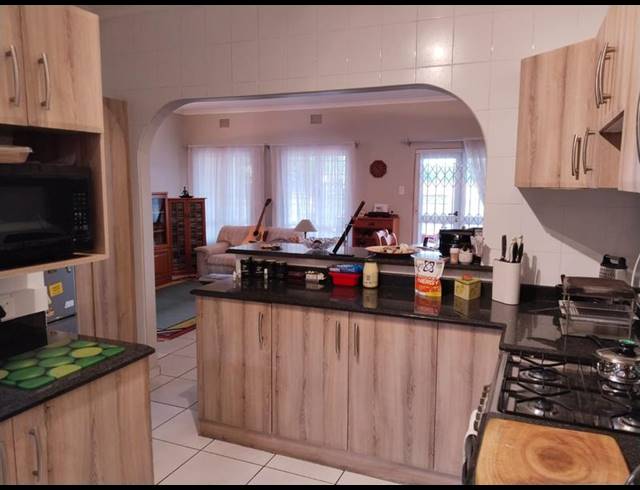 3 BEDROOM DUPLEX FOR SALE IN ESCOMBE